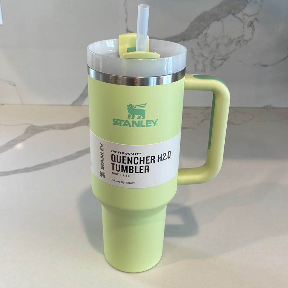 Stanley - CITRON (Lime Green) - 40 oz Quencher H2.0 Flowstate Tumbler - NWT!